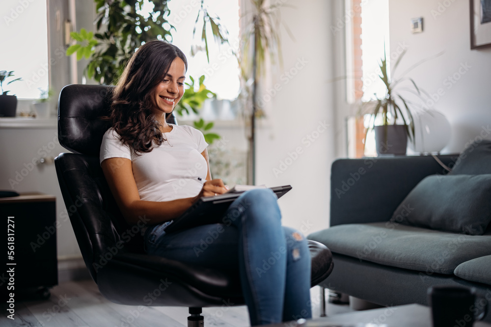 Being efficient and comfortable when working at home. Being efficient and comfortable when working at home.