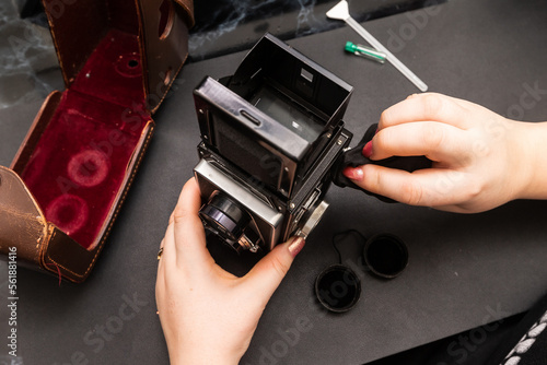 Time to clean a vintage Twin Lens Camera