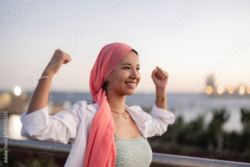 Canvas-taulu Asian woman cancer fighter survive strong