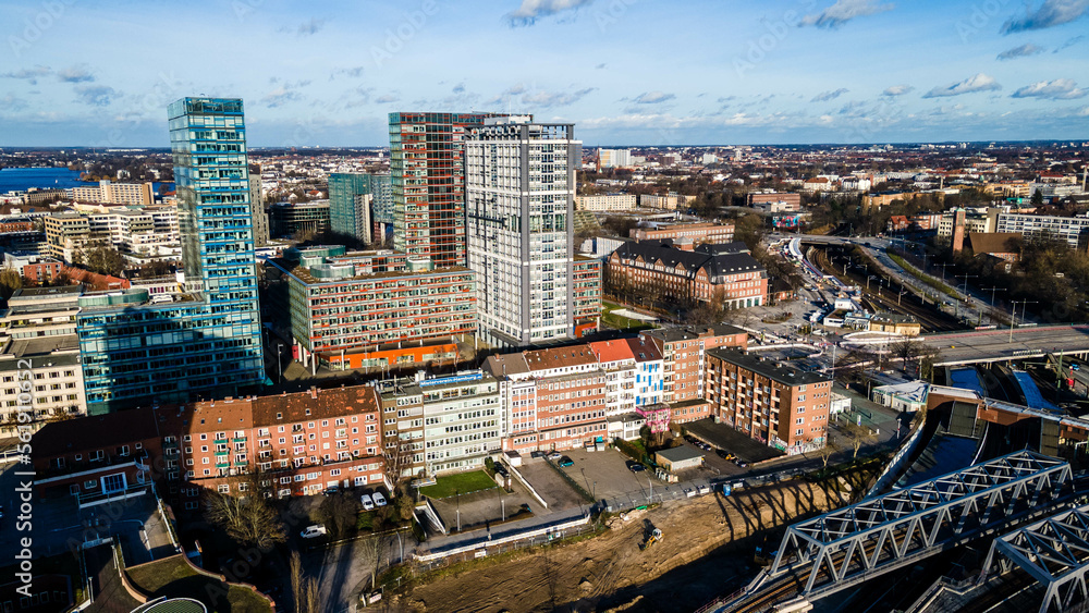 Obraz premium Hamburg Landungsbrücken, train, City, state, building