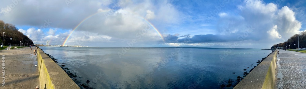 Obraz premium Rainbow over Gdynia