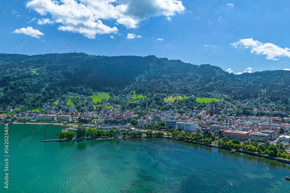 Bregenz am Bodensee im Luftbild, Blick über die Seepromenade auf die Stadt