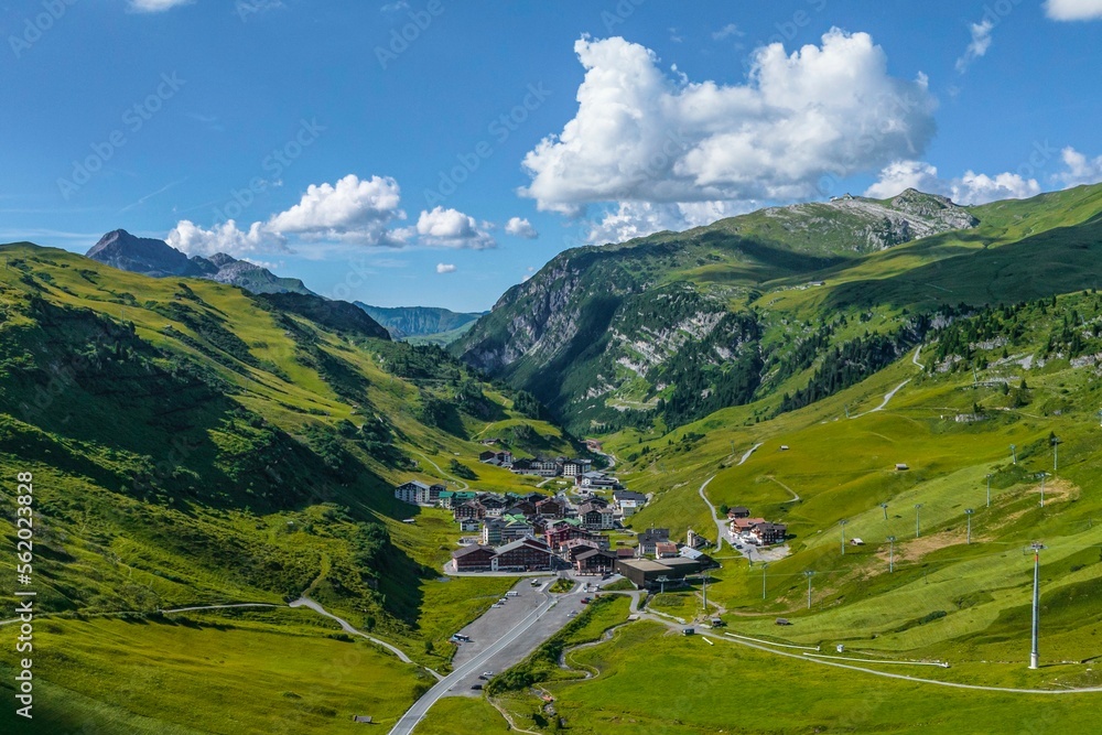 Ausblick auf Zürs am Flexenpass in der Region Arlberg in Österreich