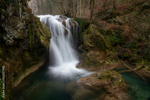 Fototapeta Naklejka Na Ścianę i Meble -  Waterfall in the winter, La Vaioaga