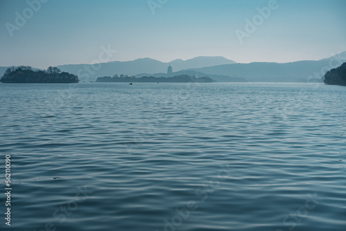 view of the west lake in Hangzhou © Neo_Choi