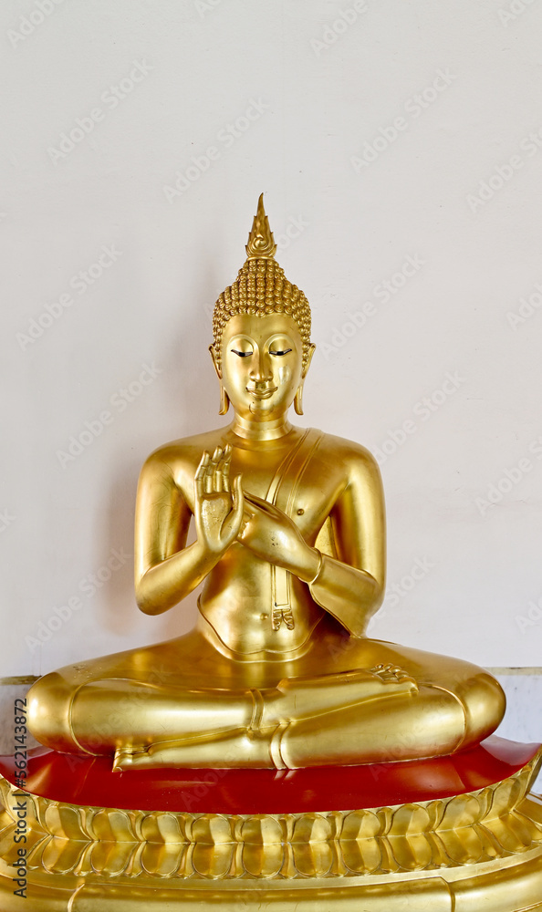 Fototapeta premium BANGKOK, THAILAND: JANUARY 16, 2023 - The Golden Buddha Statue located inside the Buddhist temples in Bangkok, Thailand. Concept for those who have faith to come to pay respect.