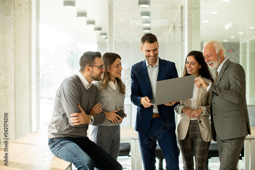 Businesspeople working in t...