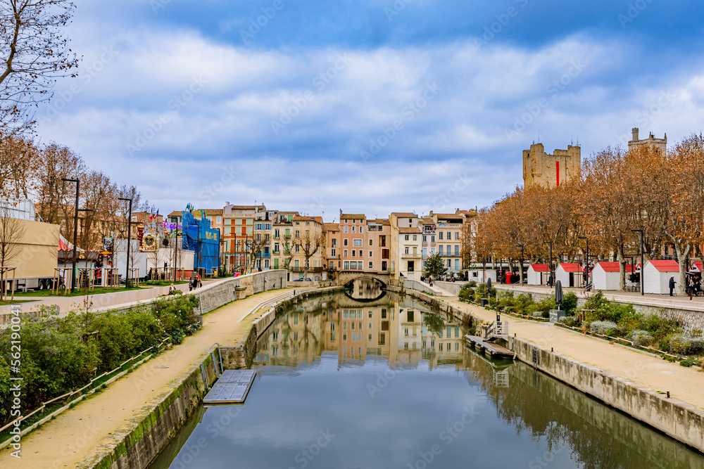 Naklejka premium Le Canal de la Robine et le Pont des Marchands de Narbonne