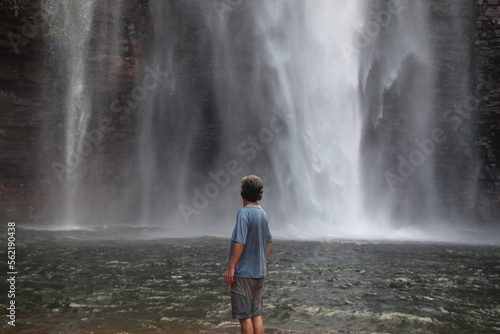 Homem na Cachoeira dos Namorados, no Parque estadual Serra Ricardo franco, em Vila bela da santissima trindade, Mato Grosso