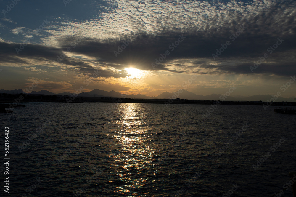 Сохранить
Скачать изображение для предпросмотра
Beautiful twilight on the sea after sunset. A beautiful sunset is reflected in the sea.
Сохранить
Скачать изображение для предпросмотра
Beautiful twilight on the sea after sunset. A beautiful sunset is reflected in the sea.