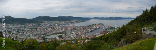 Stadtpanorama von Bergen in Norwegen vom Fløyen