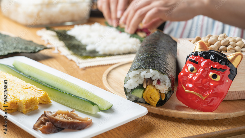 日本の文化|恵方巻き・豆まき 節分イメージ Stock Photo | Adobe Stock