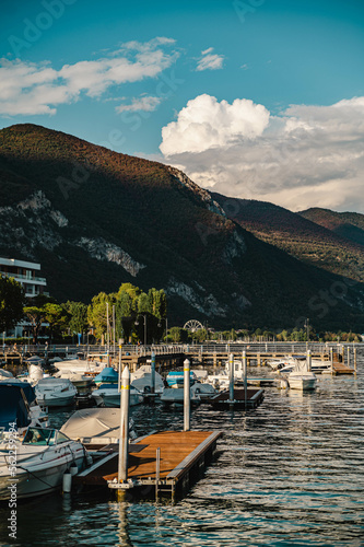 Uferpromenade von Sarnico am Lado 'diseo photo