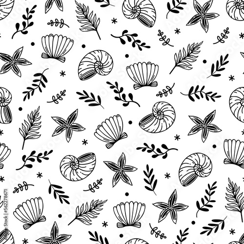 Sea animals seamless vector pattern. Black and white nautilus shells, scallops, starfish, algae on the seabed. Cute underwater clams, simple doodle. Summer ocean background for decoration, wallpaper
