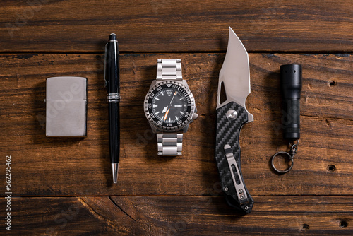 Everyday carry for men photo