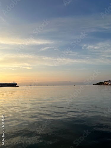 twilights seascape, sea horizon, reflection