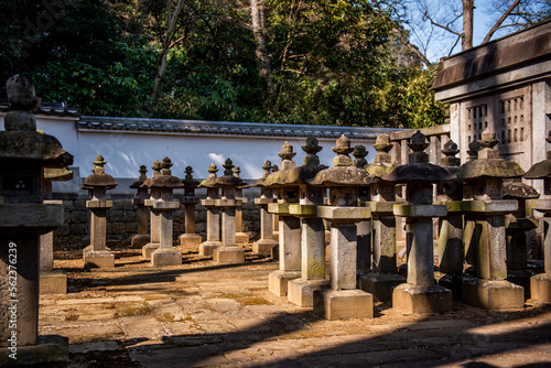 埼玉県　川越大師喜多院　松平大和守家廟所内に並んだ石塔 photo