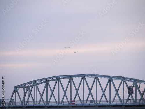 Die Meiningenbrücke bei Ziingst verbindet die Halbinsel Darß mit dem Festland © Brightlight