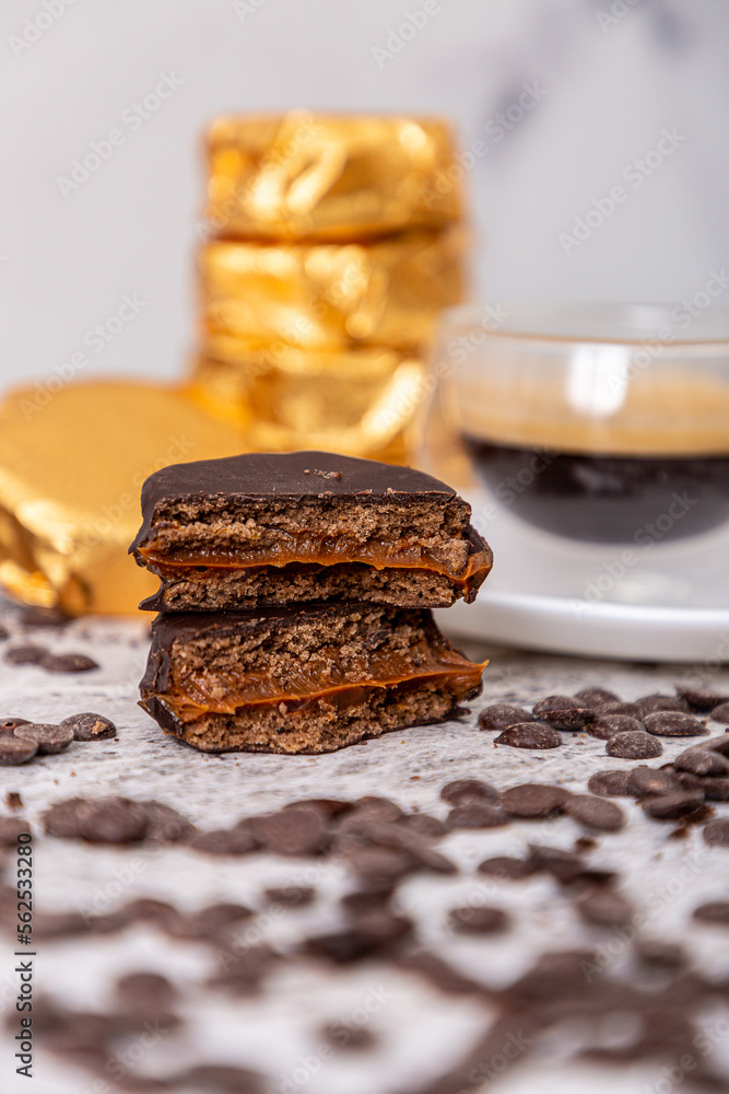 Chocolate alfajor with dulce de leche coffee capsules Chocolate alfajor with dulce de leche coffee capsules