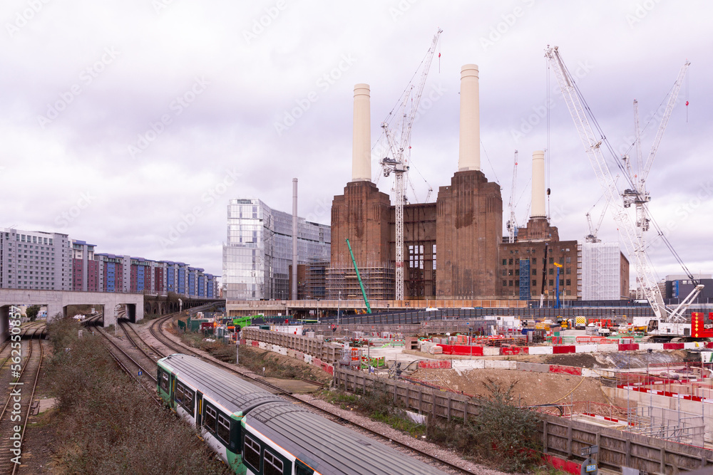 Battersea power station redevelopment and construction works in 2018