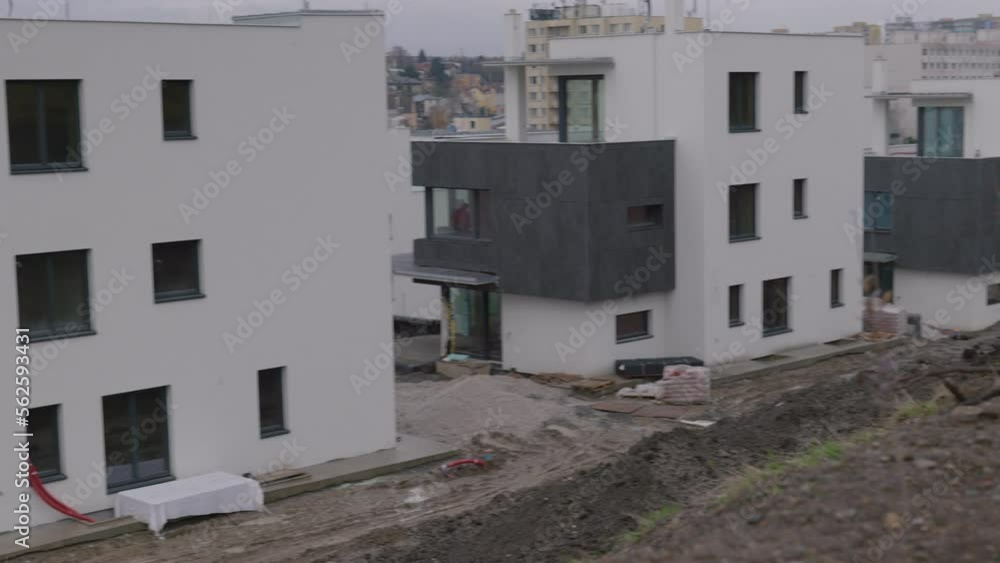 New flats and houses development at prestigious
outskirts of Prague. New flats and houses development at prestigious
outskirts of Prague.