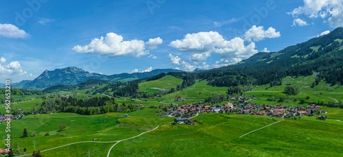 Panorama-Blick ins Oberallgäu bei Schöllang