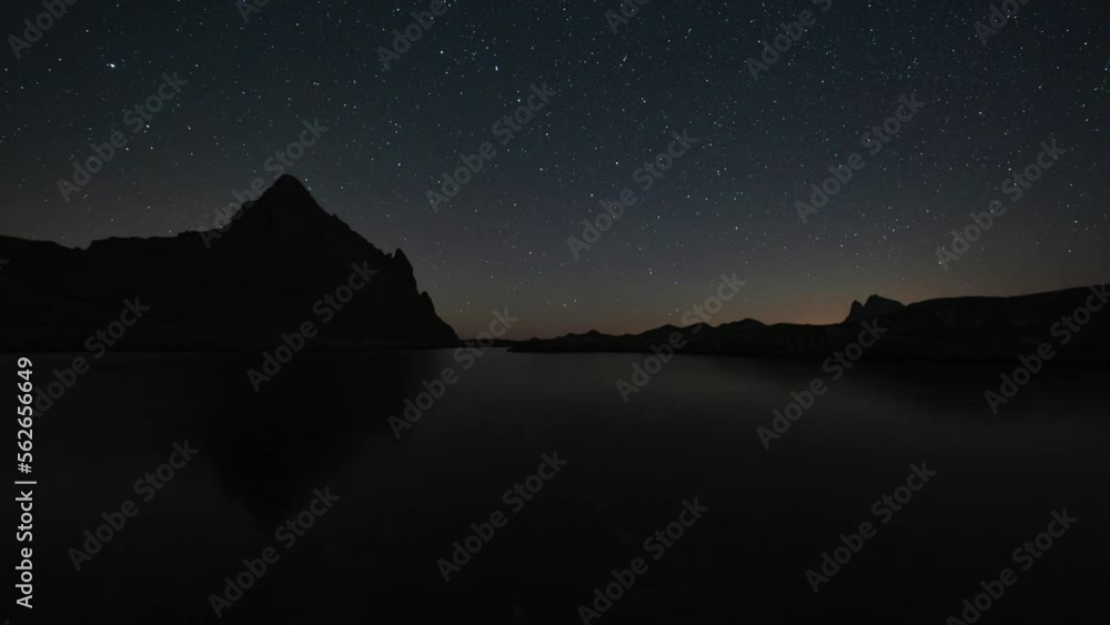 Timelapse de estrellas en el Ibón de Anayet y Midi de Ousseau