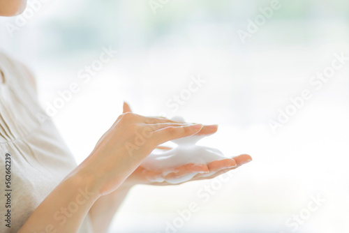 Wallpaper Mural 若い女性 Torontodigital.ca