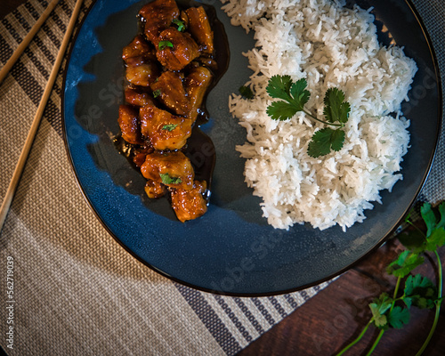 Porc au caramel et riz