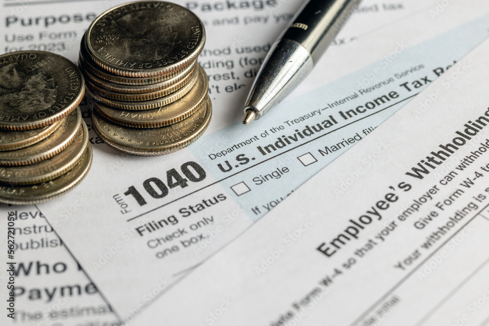 Obraz premium Tax return and filing concept form 1040