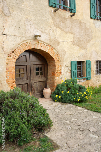 Fototapeta Naklejka Na Ścianę i Meble -  Old house in the natural park of Curone and Montevecchia