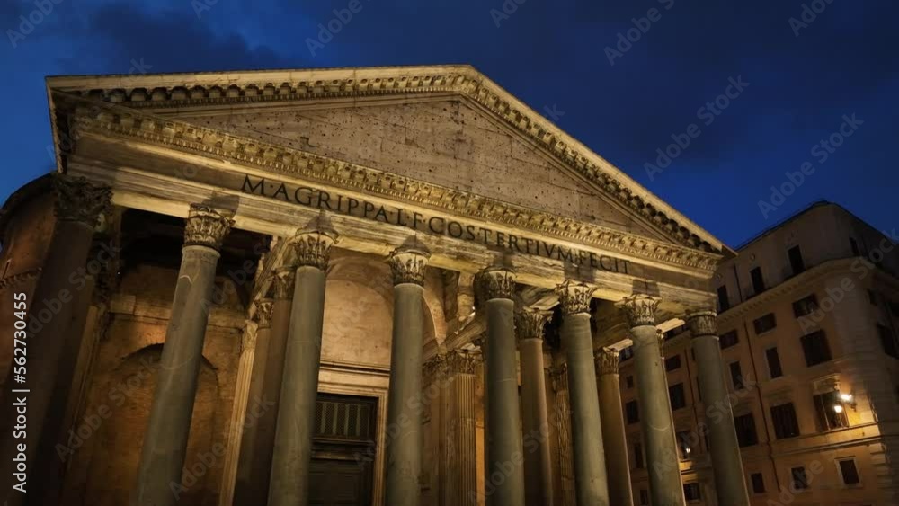 Pantheon a Roma, Italia
l'architettura esterna con dettagli delle colonne Pantheon a Roma, Italia
l'architettura esterna con dettagli delle colonne