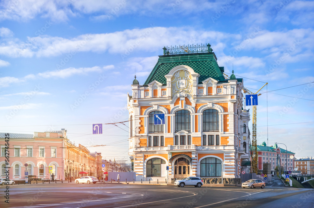 Palace of Labor in the light of an autumn morning, Bolshaya Pokrovskaya street, Nizhny Novgorod