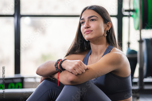a girl training fitness during sunrise Free Download a girl training fitness during sunrise - GFXLoad