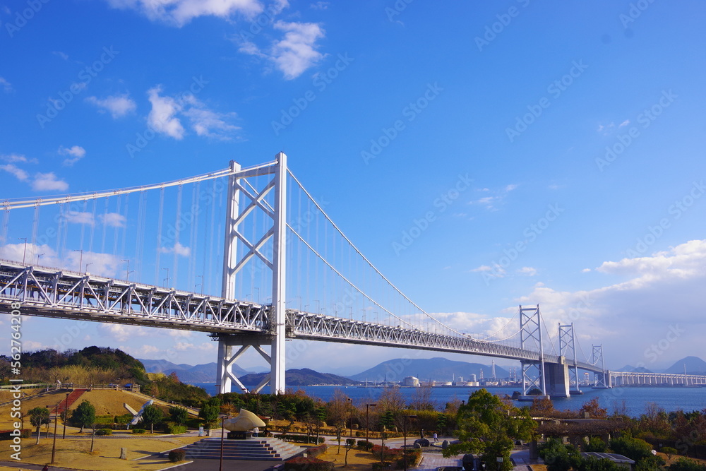 Fototapeta premium 海の上の橋