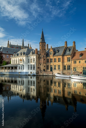 Obraz na płótnie Canal cityscape in Bruges, Belgium w salonie