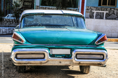 Schöner Oldtimer auf Kuba (Karibik) photo