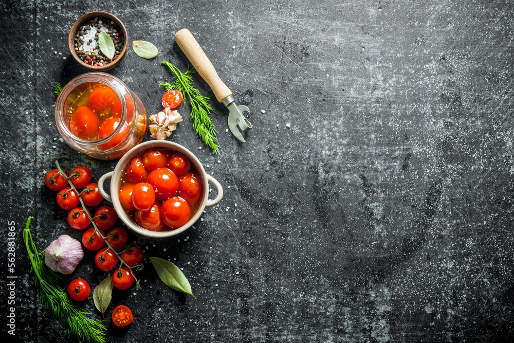 Fresh and pickled tomatoes with garlic and Bay leaf. Fresh and pickled tomatoes with garlic and Bay leaf.