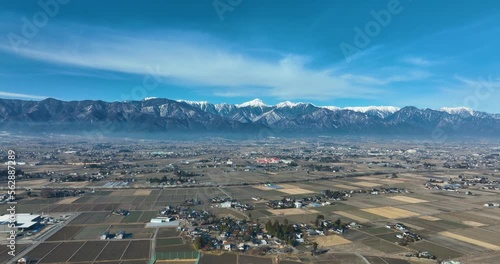 安曇野と北アルプス常念岳　空撮　2023冬　横移動