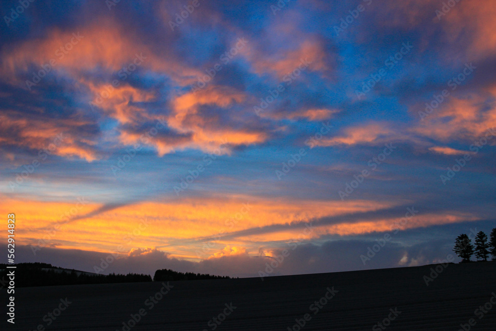 Fototapeta premium 美しい夕焼けの空 
