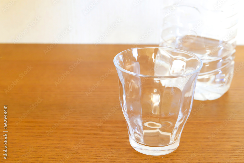コップとお水 コップとお水