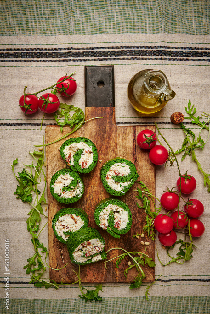 Spinach roll with cream cheese