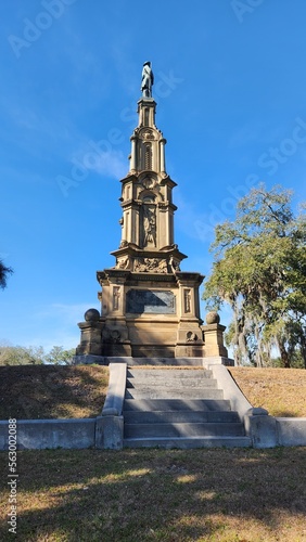 Картината върху платно Confederate Monument