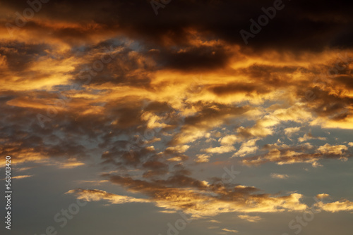 Fototapeta Naklejka Na Ścianę i Meble -  Fiery sunset sky on summer sea