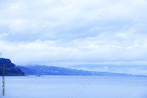 真鶴半島から見える、モノトーンが綺麗な穏やかな海と空