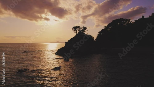 夕景　青い海と砂浜の風景　高知市桂浜上空から　ドローン空撮 photo