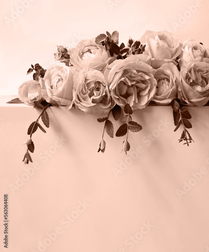 Fototapeta Naklejka Na Ścianę i Meble -  Bouquet of red roses on the table