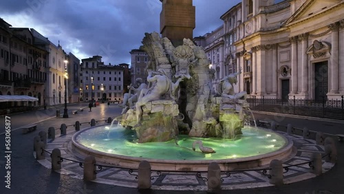 la Fontana dei Quattro Fiumi a piazza Navona, Roma
veduta aerea al crepuscolo di una mattinata invernale
