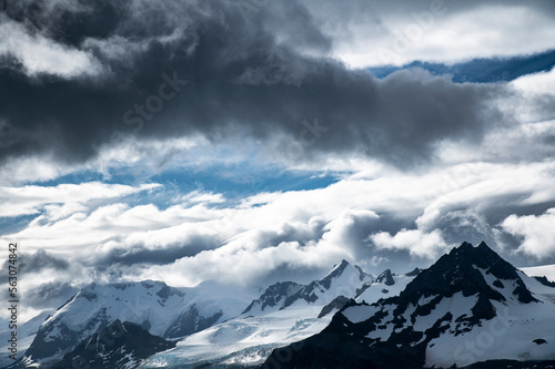 mountains and clouds in Antartica © Txema Mendoza