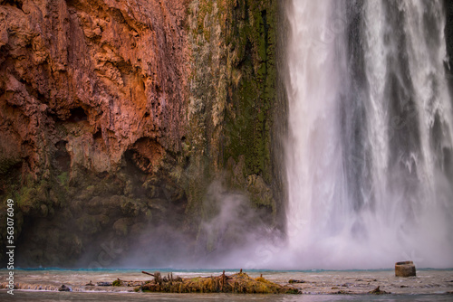 Obraz na płótnie waterfall, water, nature, cascade, river, forest, falls, stream, landscape, fall, rock, rocks, green, natural, park, stone, flowing, wet, creek, moss, waterfalls, scenic, supai, Havasu fall, havasu ,m w salonie